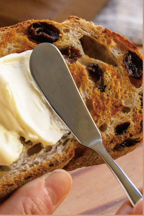 やわらかくてぬりやすい、小岩井ぬるチーズシリーズ（パンにペースト）